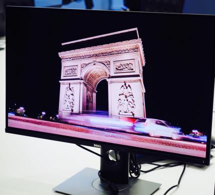 Die technischen Daten sind beeindruckend, insbesondere auch die von Dell versprochene Reaktionszeit von einer Millisekunde. Mit 4.999 US-Dollar richtet sich der UltraSharp UP3017Q aber wirklich nur an Fotografen und andere professionelle Anwender.