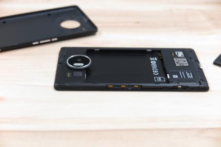Lumia 950 XL geöffnet (2)