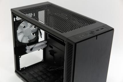 Fractal Design Define Nano S: Kompaktes, WaKü-kompatibles Mini-ITX-Gehäuse mit erstaunlich viel Platz im Test (9)