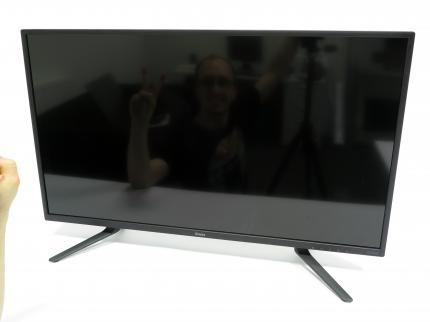 Iiyama X4071UHSU-B1: Spiegelnde Displayoberfläche