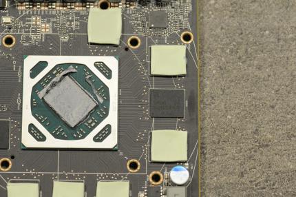 Die RAM-Module auf der Radeon RX 480/4G sind mit 'K4G80325FB-HC25' beschriftet