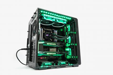 Mifcom Blackbox Titan X Mainframe im Test: Der zweifache Spiele-Titan im UHD-Leistungs-Check (7)