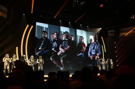 Electronic Arts zeigte in einem Video zu 'Star Wars: Battlefront', dass die Kritik der Fans nicht verhallt ist: So lud EA DICE Fans und Vielspieler nach Schweden, um dort ihre Meinung zum zweiten Teil zu erfragen.