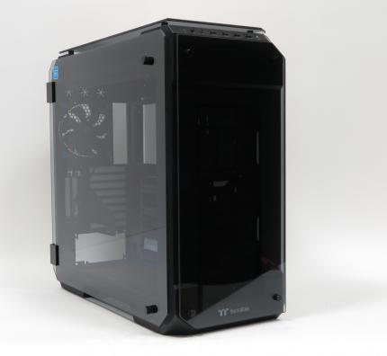 <strong>Thermaltake View 71 TG:</strong> Das vollverglaste Raumwunder im Test (1)