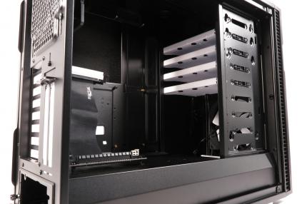<strong>Fractal Design Define R6:</strong> Der jüngste Spross von Fractal Designs erfolgreicher Define-R-Reihe im Test (6)