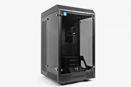Thermaltake The Tower 900 (Big-Tower laut Hersteller); Note: 2,07 (neues Wertungssystem)