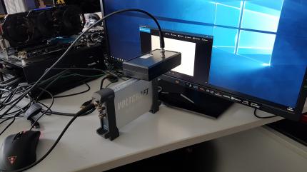 Zum Test nutzen wir ein USB-Oszilloskop: Das Voltcraft DSO-1052 hat eine Auflösung von 8 Bit und 50 MHz Bandbreite.