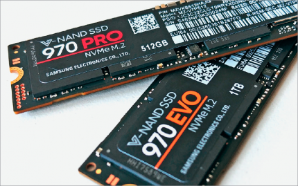 Samsung möchte die neuen 970er Modelle ab Anfang Mai auf den Markt bringen. Es bleibt abzuwarten, ob sie mit ihrem Preis für Privatanwender interessant werden.