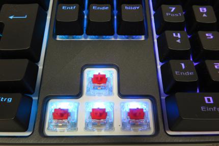 Asus ROG Strix Flare: Knallbunter Lichtspieler mit personalisierbarem Leucht-Logo im Test (15)