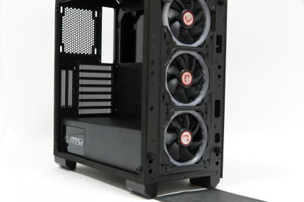 MSI Mag Pylon: MSIs gläserner Gehäusedebütant im Test (14)