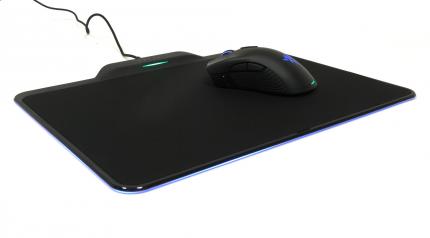 Razer Mamba und Firefly Hyperflux: Razers drahtlose Maus mit bunt beleuchtetem Induktionslade-Pad im Test (2)