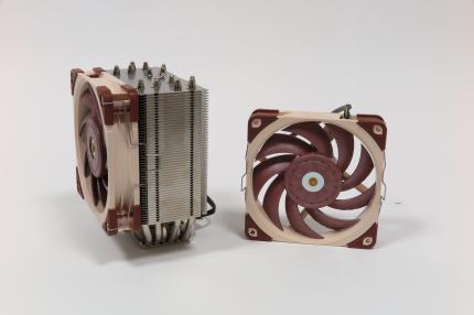 Noctua NH-U12A: Im Handbuch schlägt Noctua vor, den zweiten NF-A12x25 als Gehäuselüfter einzsetzen.
