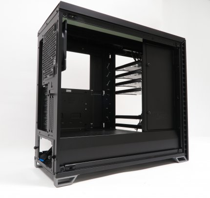 <strong>Fractal Design Vector RS: </strong>Dezenter RGB-Lichtspieler mit Designeroptik und modularen Innenraum im Test (18)