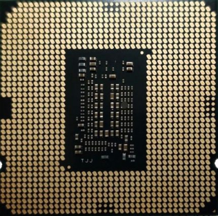 Unterseite eines Prozessors für den Sockel LGA1200