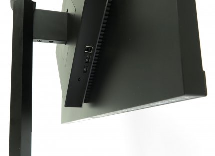 Kabel werden beim HP Omen 27i seitlich angeschlossen.