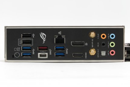 Asus Strix B550-F Gaming WiFi: Acht USB-Ports sind gut, zweimal USB 3.1 auch okay – aber eigentlich können die Ryzen-3000-B550-Kombinationen mehr.