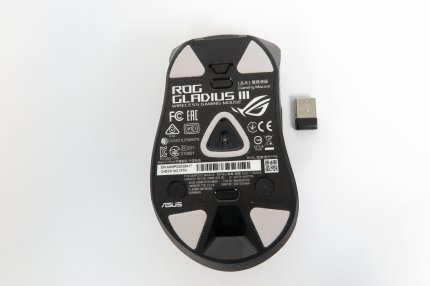 Asus ROG Gladius III Wireless:&nbsp;Die dritte Generation der beliebten Spielermaus mit tauschbaren Tastenschaltern im Test (6)