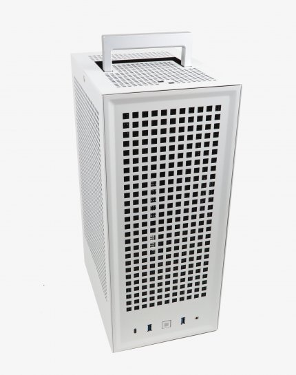 Das Hyte Revolt 3 sticht durch einen angenehmen Aufbau und netten Features wie dem Tragegriff oder den seitlichen Universalhalterungen positiv hervor. Wer ein schickes, mobiles ITX-Gehäuse sucht, hat beim Revolt 3 ein faires Angebot vor sich.