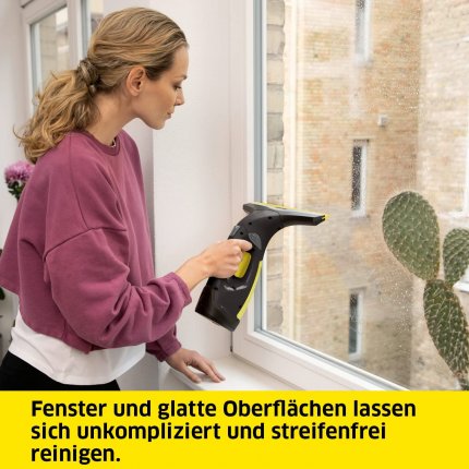 Der Akku-Fenstersauger von Kärcher lässt sich ganz leicht handhaben.