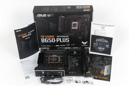Asus TUF B650-Plus: Packungsinhalt