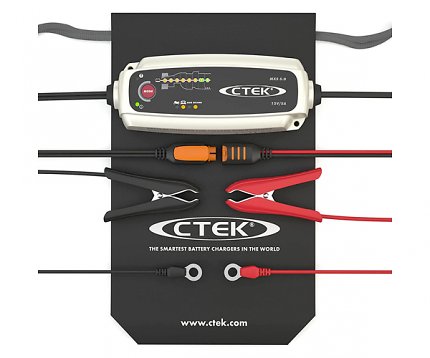 Alles, was man zum Laden der Auto- oder Motorradbatterie benötigt, liegt dem CTEK-Ladegerät bei.