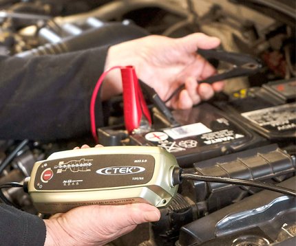 Mit dem CTEK-Ladegerät ist es kein Problem die Batterie seines Autos oder Motorrads zu laden.