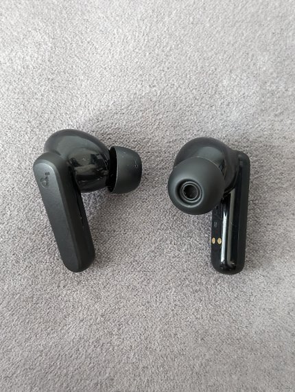 Die Soundcore P20i wiegen nur jeweils 5 g und sind damit angenehm leicht.