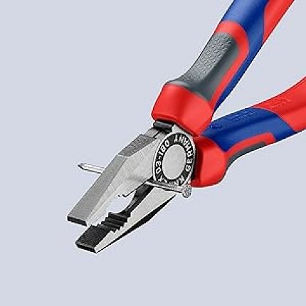Die Knipex Kombizange 02 02 180 kommt mit 2K-Griffen, ist Bestseller Nr. 1 und nun günstig wie selten.