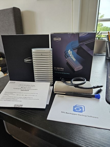 Mit einem USB4-40-Gehäuse für SSDs lassen sich PCI-Express-SSDs schnell betreiben. Aktuell gibt's das Terramaster D1 Plus im Amazon-Angebot.