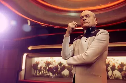 In Star Trek: Starfleet Academy kehrt der Doktor aus Voyager zurück. Auf den ersten Bildern zeigt er sich gealtert.