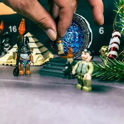 Der Stargate-Adventskalender von BlueBrixx bot erstmals Jaffa-Güsse.