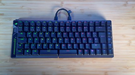 Die für Spieler wichtigsten Fn-Tastenkombinationen wie Profilwechsel, Speed-Tap-Schalter oder Makro-Direktaufzeichnung befinden sich im linken Tastaturteil.
