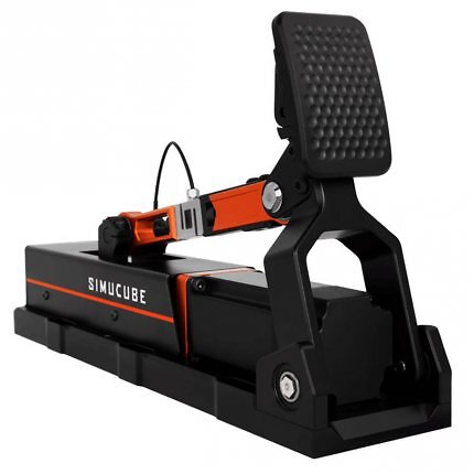 Das <strong>Simucube Activepedal </strong>für ca. 2.370 Euro<strong> </strong>ist die aktuell technisch am weitesten entwickelte Pedaleinheit. Das Pedal erlaubt es, Parameter wie Bremskraft, Weg oder Dämpfung ohne mechanische Umbauten, rein per Software anzupassen. Dazu liefert es telemetriebasierte Force-Feedback-Effekte (z. B. ABS, Vibrationen).
