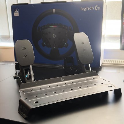 Sie haben kleine Füße oder bedienen die Pedale in einem besonderen Winkel? Kein Problem, die Pedalplatten lassen sich zweistufig in der Höhe verschieben.
