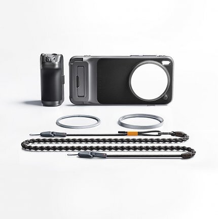 Vivo X300 Pro Kamera-Griff mit integriertem Akku und Zoom-Verlängerung.