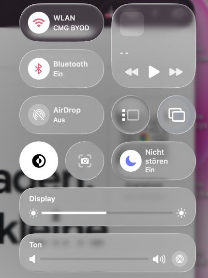 Airdrop ist doch eine sehr sinnvolle und angenehme Apple-Eigenheit.