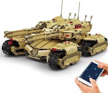 Mould Kings "MK 2" geht in eine andere Richtung als der Mammutpanzer von Bluebrixx.