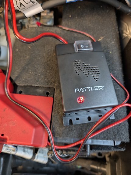 Nach erfolgreicher Installation ertönt beim Einschalten ein Piepton und die Kontroll-LED leuchtet auf.