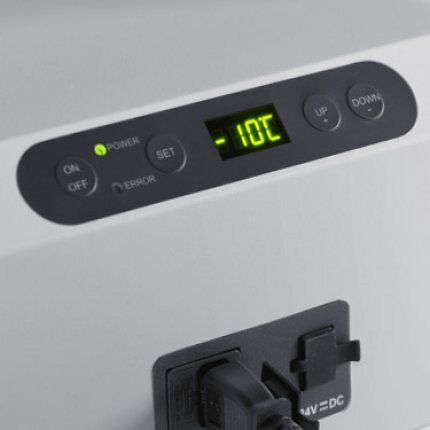 Die Digitalanzeige der Mobicool MCF32 bietet raschen Überblick über die Temperatureinstellungen.