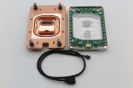 Watercool fits 43 LEDs to the Heatkiller V Ultra and stresses that these are low-power models: in initial tests with standard-output LEDs, the top reached 60 °C.