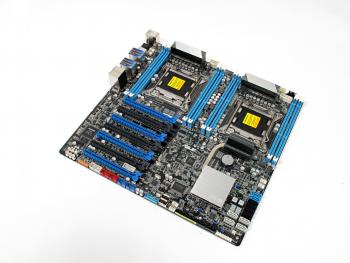 16 Kerne im Test: Doppelter Xeon E5-2687W plus Asus Z9PE-D8 WS
