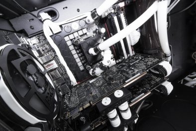 8Pack: Komplett-PCs mit Caselabs-Gehäusen und handselektierten Komponenten ab 7.800 Euro