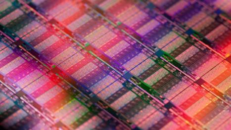 Intel Ivy Bridge-EX firmiert als Xeon E7 v2: Bis zu 15 CPU-Kerne, 37,5 MiByte L3-Cache und 32 PCI-Express-3.0-Lanes