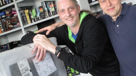 Raff bläht den Bizeps, der AudioPhil zählt Pixel und des Spieleonkels spezieller Besuch - Die PCGH-Woche in Bildern