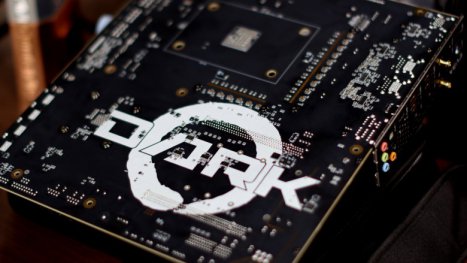 EVGA Dark für Ryzen 5000: Erstes Bild von "Kingpin"