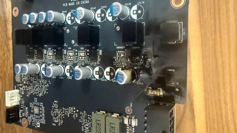 RTX 4080 Super explodiert bei Test: Gebrauchte Grafikkarte brennt Loch in die Platine