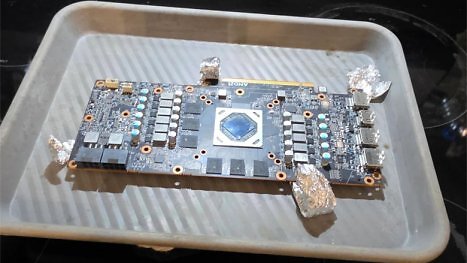 Radeon RX 6700 XT im Ofen "repariert"? Nutzer meldet Comeback