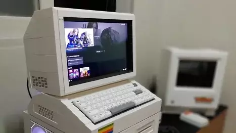 Lego trifft Linux: Gaming-PC mit PS5-Chip aus Klemmbausteinen