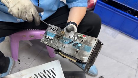 Dank "Siedewasser": Geforce RTX 3070 überlebt Blitzschlag und Feuer