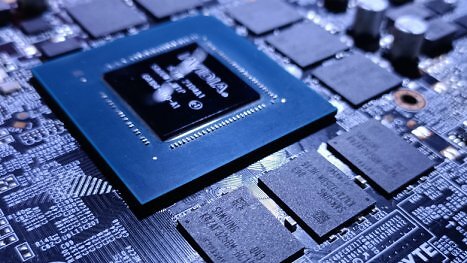 Frankenstein-GPU: Aus einer defekten RTX 3070 und kaputten RX 6900 XT wird eine 16-GiB-GPU